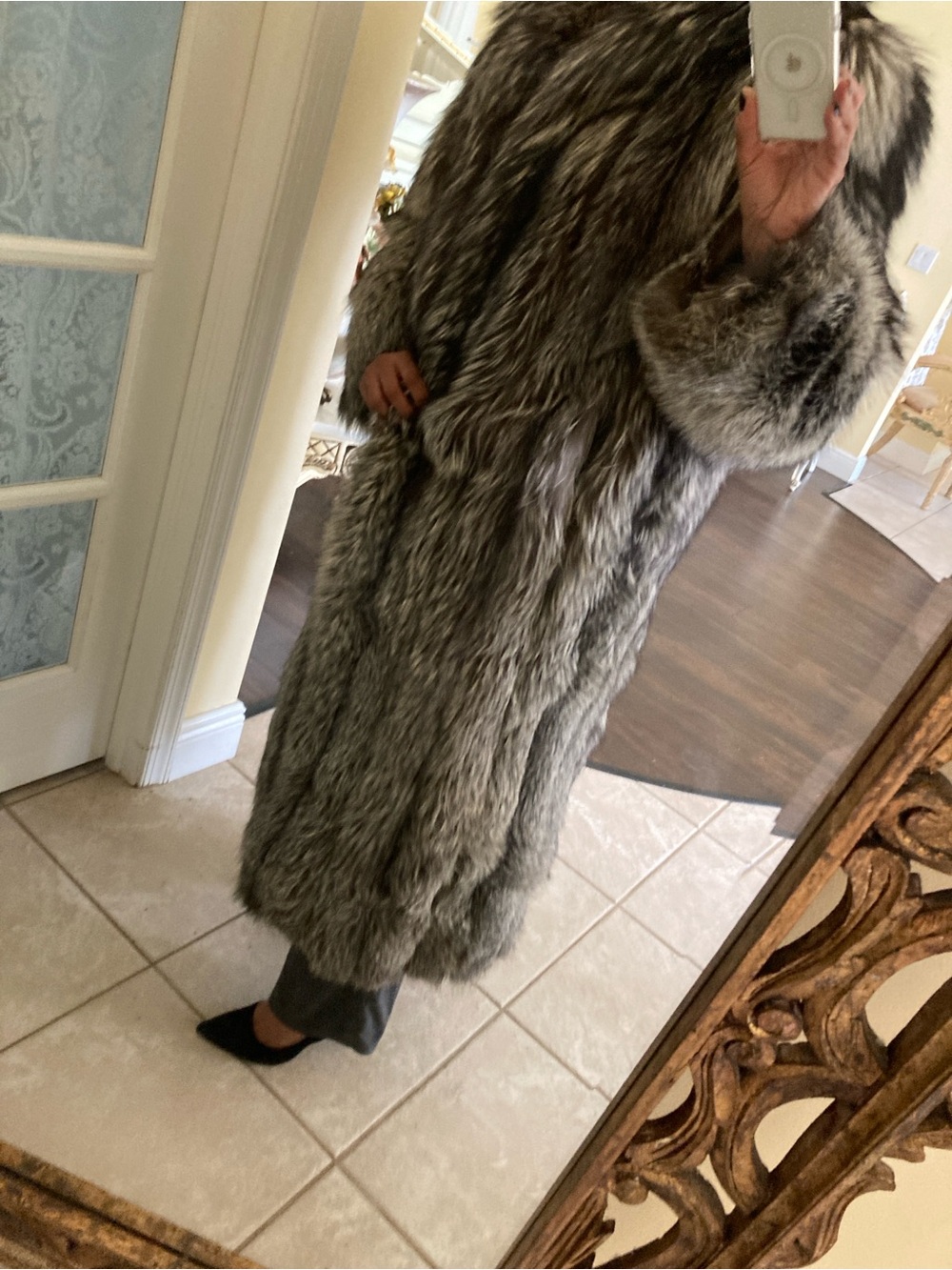 Gorgeous Bespoke MINT Vintage Full Length Silver Fox Fur Coat